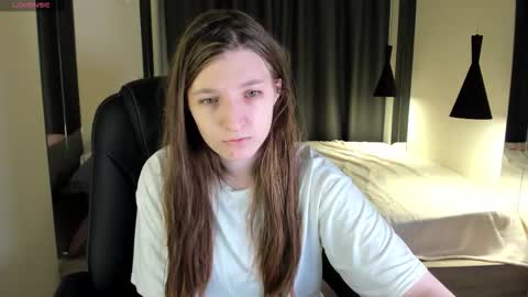 Mia online show from March 6, 8:57 am