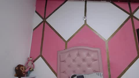 Mia online show from October 29, 12:07 pm