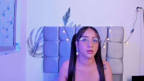 mia  nicolle online show from January 25, 3:51 am