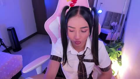 mia  nicolle online show from October 7, 3:35 am