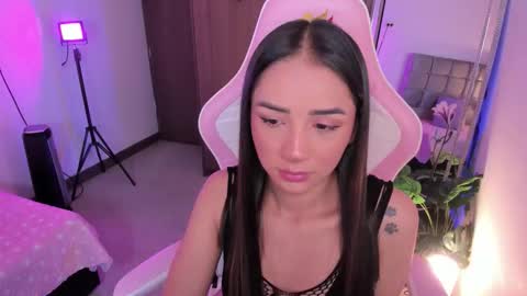 mia  nicolle online show from October 21, 2:38 am