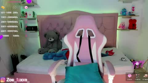 Mia online show from June 2, 9:06 pm