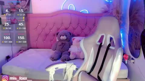 Mia online show from September 16, 9:40 pm