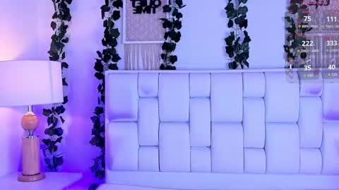 Mia online show from January 16, 11:30 am