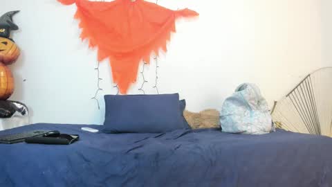 Mia  online show from October 21, 12:10 pm