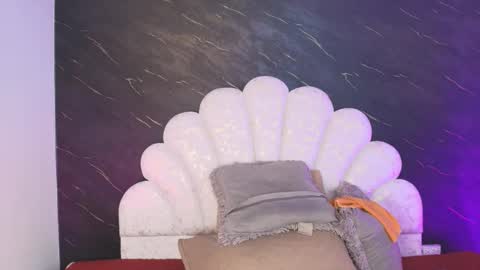 Mia online show from March 17, 12:10 pm