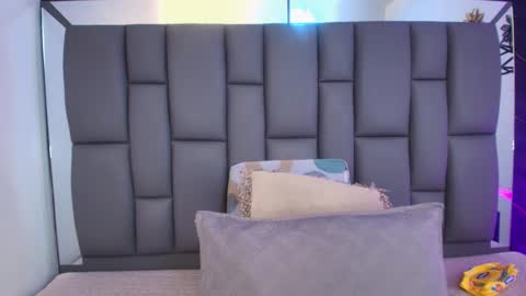 Mia online show from January 13, 12:02 pm