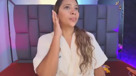 Mia online show from November 20, 12:15 pm