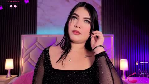 Miaa Farrel online show from April 1, 7:11 pm