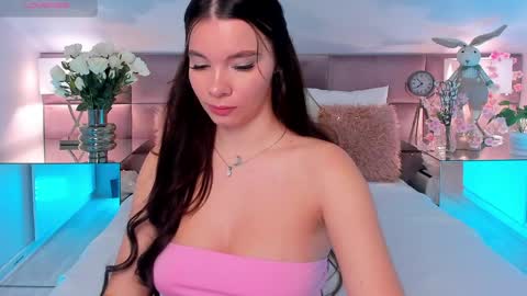 Mia online show from April 8, 7:28 pm