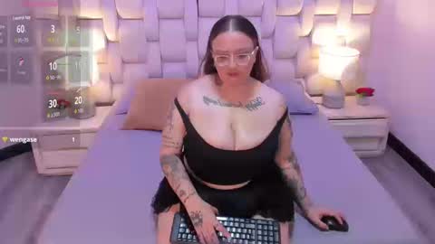 mia red hair molly short hair online show from September 27, 4:38 pm