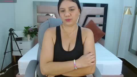 Mia Rodriguez online show from June 4, 9:43 pm