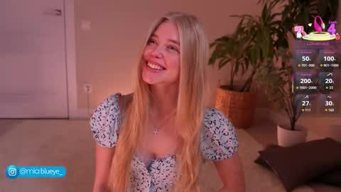 miablueye online show from November 14, 5:26 pm