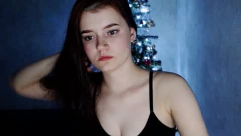 miabrowwn online show from December 22, 5:21 pm