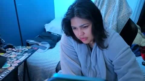 Mia online show from May 14, 3:27 am
