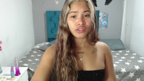 miacumgirl online show from March 31, 12:27 pm