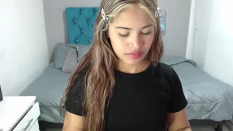 miacumgirl online show from March 17, 12:32 pm