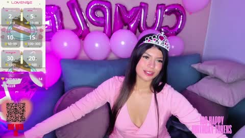 Snapshot of miadlucca chatting on February 6, 11:04 pm Mia online show from February 6, 11:04 pm