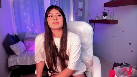 Snapshot of miadlucca chatting on September 17, 9:29 pm Mia online show from September 17, 9:29 pm