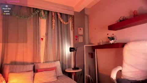 Mia online show from September 26, 8:39 pm