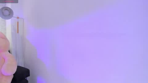 Miafox online show from February 6, 7:23 am