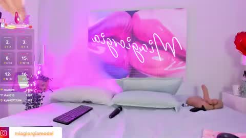 Mia  online show from June 25, 5:40 pm