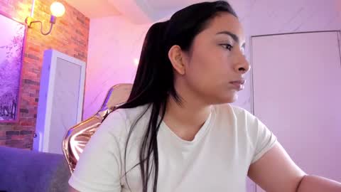 Snapshot of miah_b chatting on February 23, 3:13 am miah online show from February 23, 3:13 am