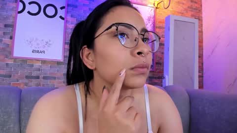 Snapshot of miah_b chatting on February 23, 9:22 am miah online show from February 23, 9:22 am