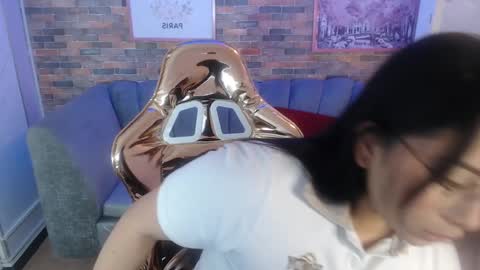 Snapshot of miah_b chatting on February 18, 3:10 am miah online show from February 18, 3:10 am