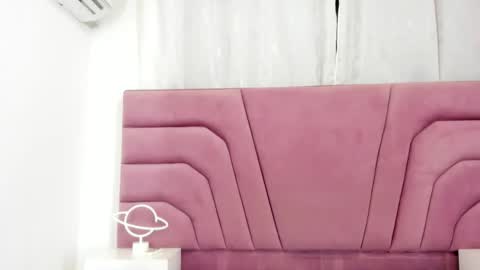 miajhonsonx online show from October 21, 1:27 pm