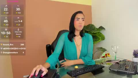 Mia online show from August 1, 9:27 pm