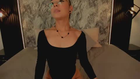 Mia Larouse online show from March 24, 10:05 pm