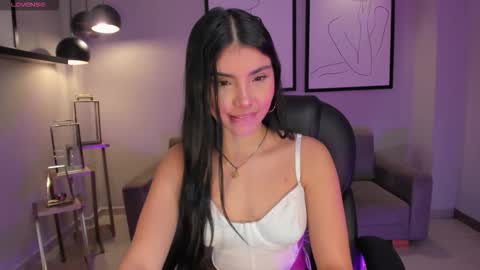 Call me Mia  online show from December 4, 9:58 pm