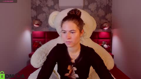 Mia online show from January 4, 5:27 am