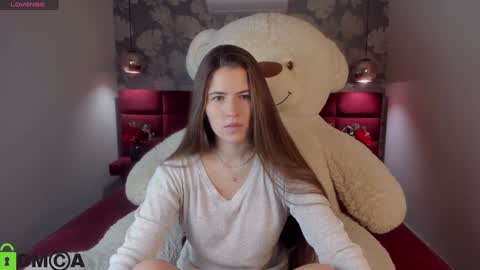 Mia online show from January 24, 6:03 am