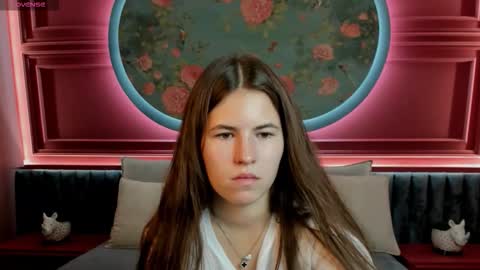 Mia online show from September 14, 6:37 am