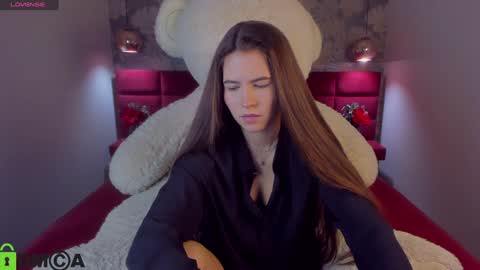 Mia online show from January 31, 5:51 am