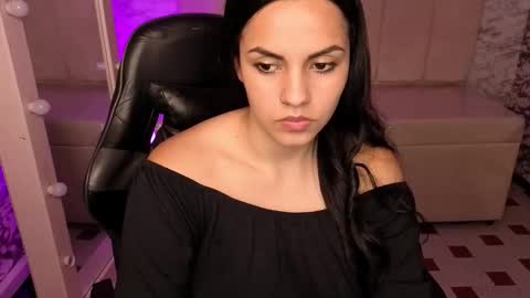 Hi Stream 1500 to 2100 online show from October 4, 9:01 pm