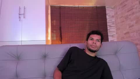 Mia online show from October 25, 7:14 pm