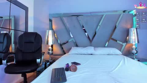 miamirage_ online show from October 20, 12:43 pm