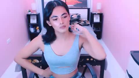 miamoreamara69 online show from August 6, 9:46 pm