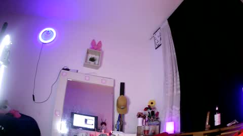 MIA KENDALL online show from October 6, 11:55 pm