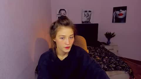 Mia online show from January 3, 10:29 pm