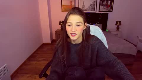 Mia online show from December 18, 10:02 pm