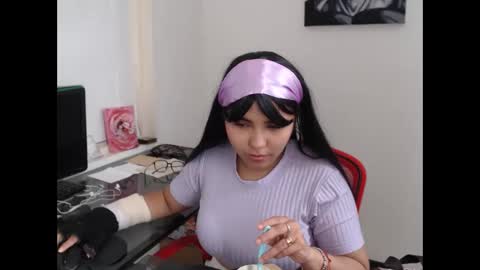 Mia Peyton   online show from October 28, 4:30 pm