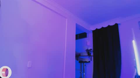 miapink_ofi_ online show from October 8, 1:24 am