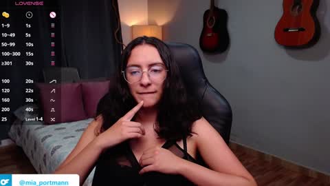 Snapshot of miaportman chatting on December 30, 7:53 pm MIAPORTMANN online show from December 30, 7:53 pm