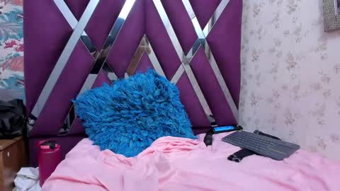 Snapshot of miaquevedo chatting on February 28, 4:20 pm Mia Quevedo online show from February 28, 4:20 pm