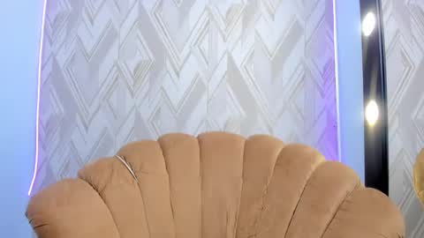 Snapshot of miaquevedo chatting on February 14, 9:10 pm Mia Quevedo online show from February 14, 9:10 pm
