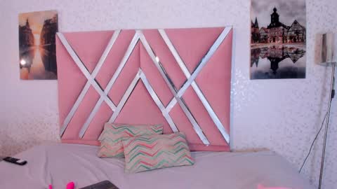 Mia Quevedo online show from April 7, 1:46 pm